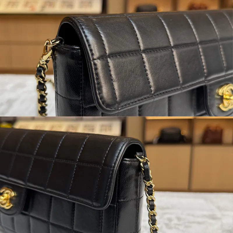 rc467-chanel-vintage-black-lambskin-chocolate-bar-flap-bag