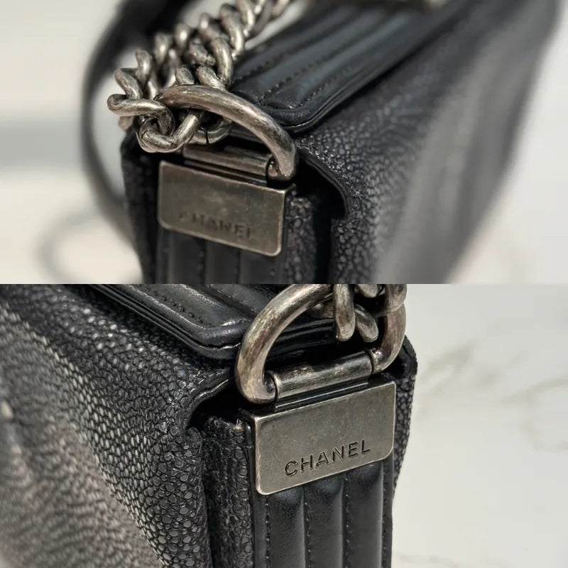 c539-chanel-boy-black-stingray-leather-shoulder-bag