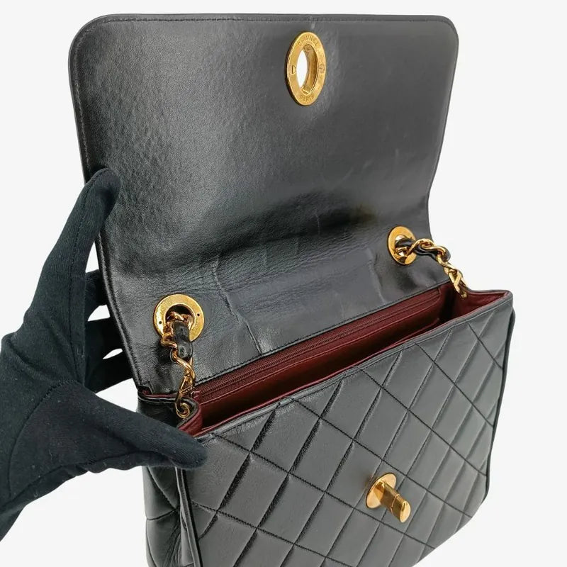 ra542-chanel-vintage-black-lambskin-qulited-flap-bag