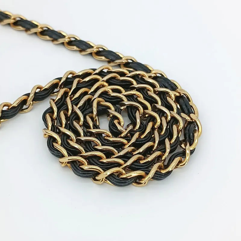 js937-chanel-vintage-black-lambskin-tassel-camera-bag