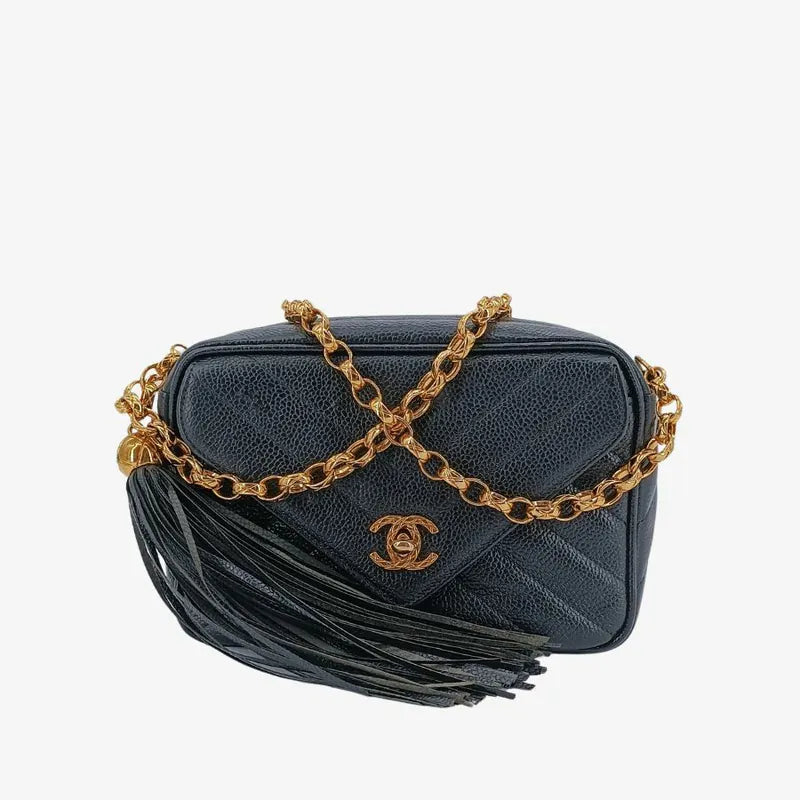 ju669-chanel-vintage-black-caviar-leather-gold-chain-chevron-camera-bag