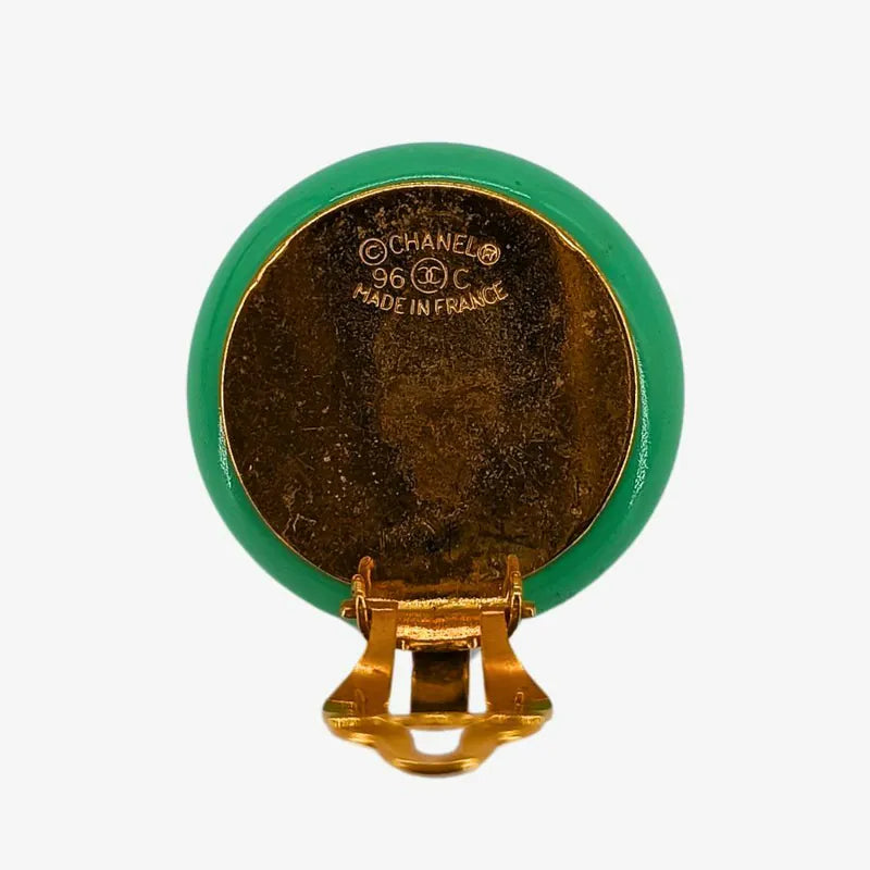 ju838-chanel-vintage-green-resin-imitation-pearls-clip-on-earrings