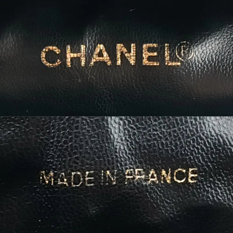 ju710-chanel-vintage-black-caviar-leather-cosmetic-bag