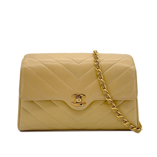 90287240 - CHANEL Vintage Beige Lambskin Chevron Flap Bag