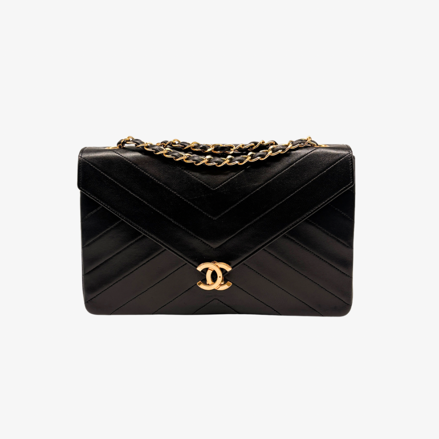 JAH235 - Chanel Vintage Black Lambskin Chevron CC Clasp Flap Bag - Lovintage