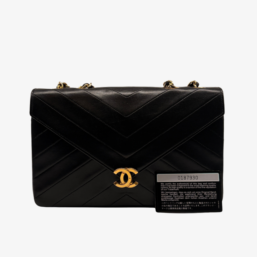 JAH235 - Chanel Vintage Black Lambskin Chevron CC Clasp Flap Bag - Lovintage