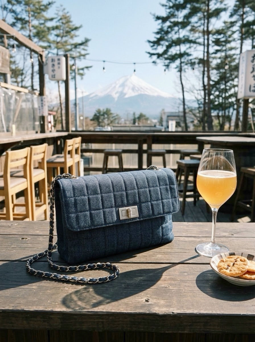 CS087  - CHANEL Vintage Dark Blue Denim Chocolate Bar Flap Bag - Lovintage