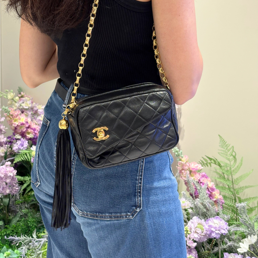 RG161 - CHANEL Vintage Black Lambskin Gold Chain Camera Bag