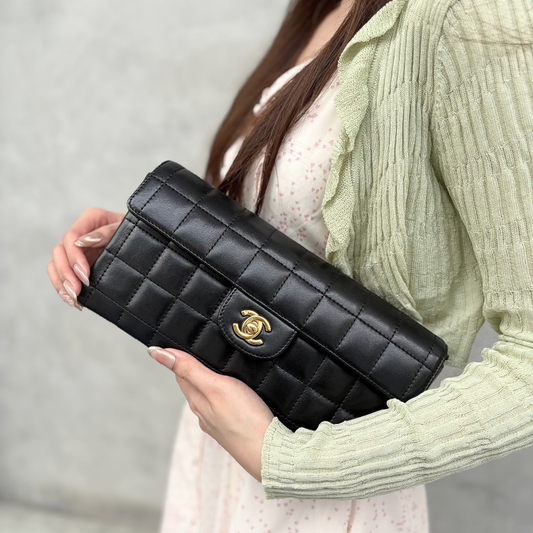 RG212 - CHANEL Vintage Black Lambskin Chocolate Bar Flap Bag