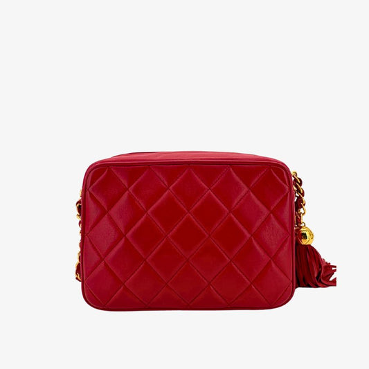 RG698 - CHANEL Vintage Red Lambskin Camera Bag